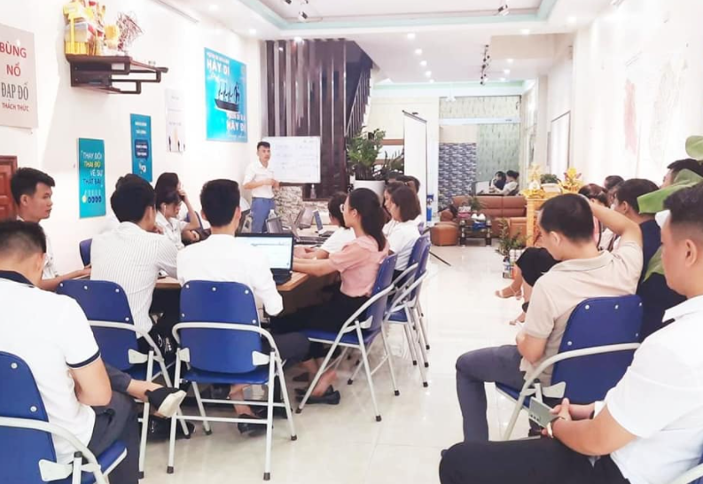 Học nghề marketing online uy tín bài bản ở đâu ?