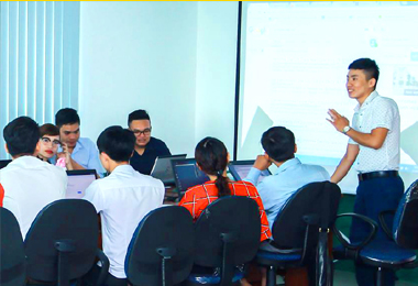 Khóa học marketing online cầm tay chỉ việc tại Vinh Nghệ An
