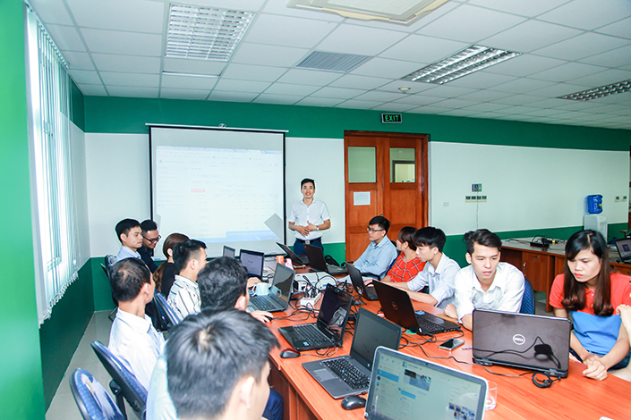 tuyen-dung-nhan-vien-marketing-online